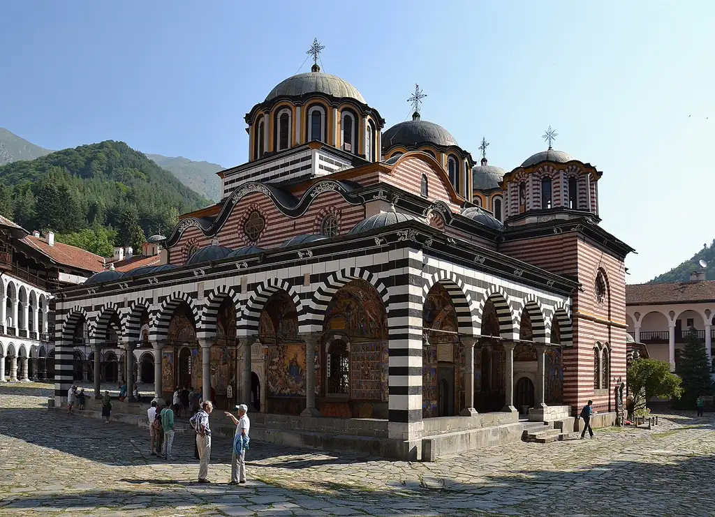 El monasterio ortodoxo más importante de Bulgaria, Patrimonio de la Unesco, con frescos e iconostasios de gran valor artístico.