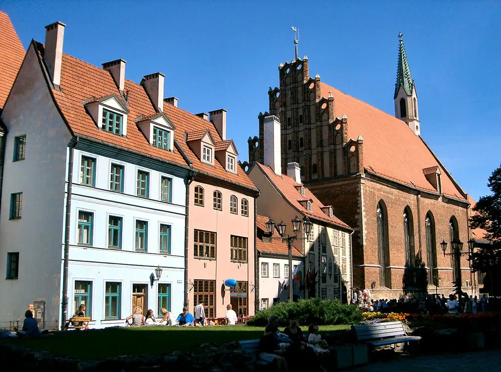 Centro histórico Patrimonio de la Unesco, con la mayor concentración de arquitectura Art Nouveau de Europa y una plaza medieval animada.