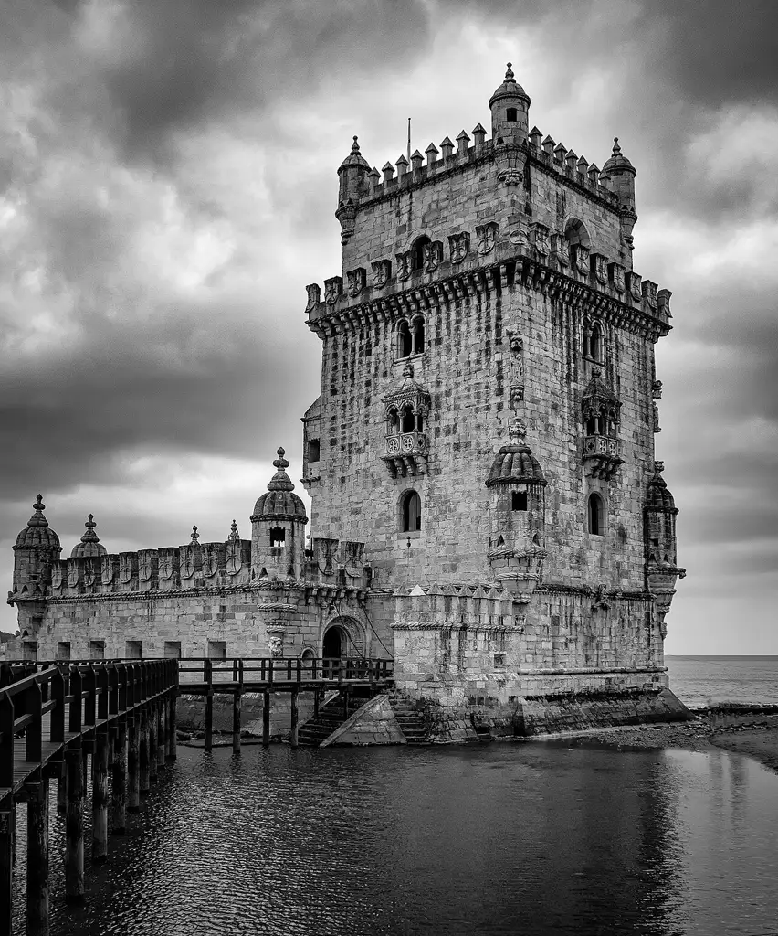Fortaleza junto al río Tajo, símbolo de la Era de los Descubrimientos portuguesa, en Lisboa.